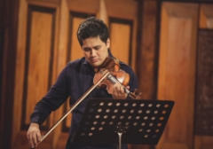 BÙI CÔNG DUY trình diễn Violin Concerto của MENDELSSOHN
